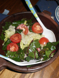 Una foto de Ensalada de Lechuga y Hojas tiernas de Remolacha