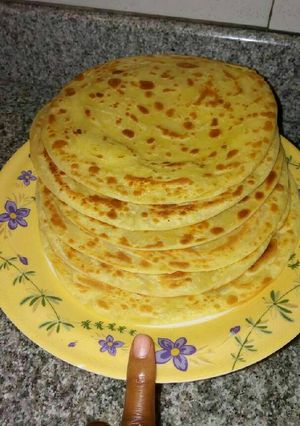 A picture of Tumeric chapatis.