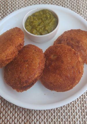 A picture of Bread Rajma cutlets.