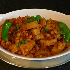 A picture of Bottle Gourd & Chana Daal Curry: (Lauki Chana Dal Ki Sabzi).