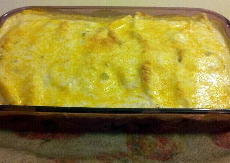 How to Make Favorite Sonja&#39;s Sour Cream Enchilada Casserole