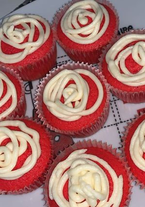 A picture of Red velvet cupcakes.