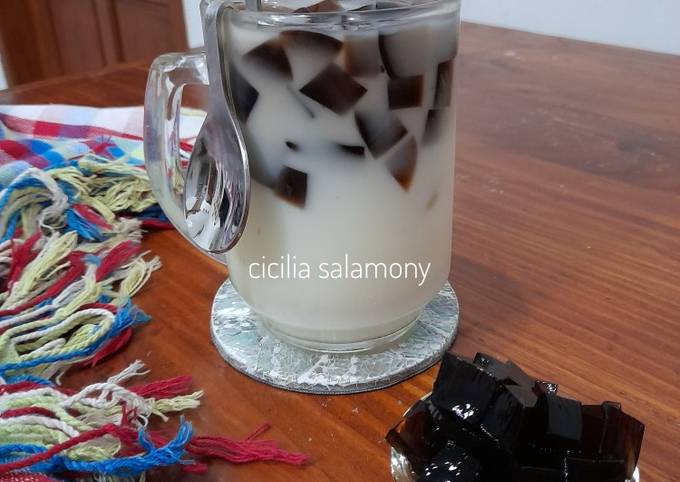 Easiest Way to Make Perfect Es Cincau Susu