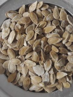 عکسی از دستور برشته کردن تخمه کدو حلوایی