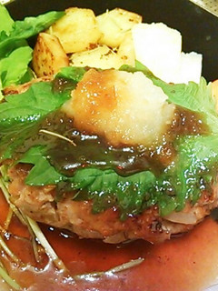 A picture of Easy Japanese-Style Hamburg Steak with Grated Daikon Ponzu Sauce.