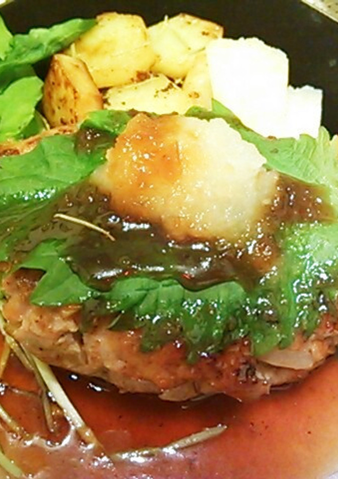 A picture of Easy Japanese-Style Hamburg Steak with Grated Daikon Ponzu Sauce.