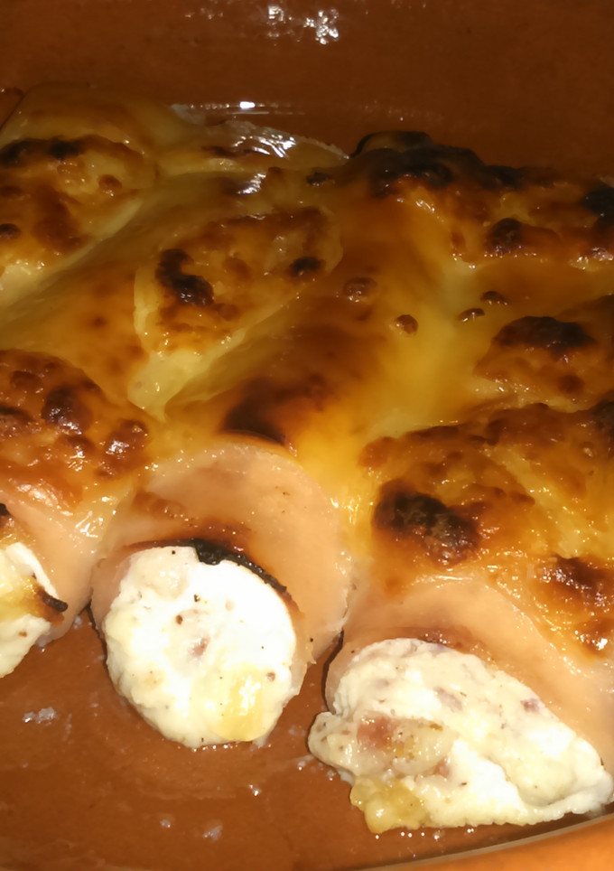 Una foto de Canelones rápidos de pavo, ricotta y jamón
