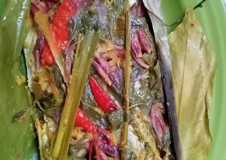 Resep Terbaik Pepes ikan balur combrang kemangi Mantul Banget