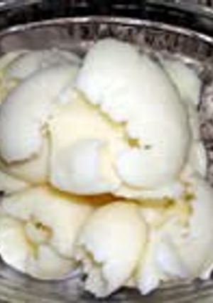 A picture of Homemade Vanilla Ice Cream! ( No blender).