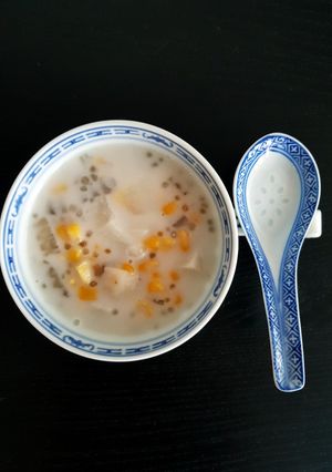 Hình của món Chè Bắp Khoai Môn Bột Báng.