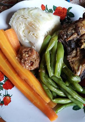 Foto resep Makan siang ala debm menu debm ayam sambel matah debm