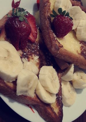 Une photo de Pain perdu avc fraise et banane