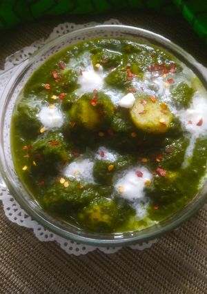 હરિયાળી આલુ રેસીપી મુખ્ય ફોટો