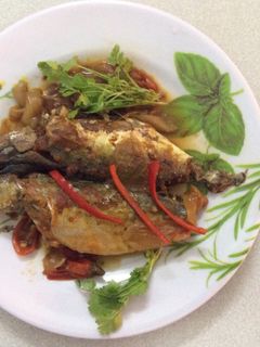 Hình của món Cá bạc má hầm cà chua .