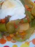 Picante de caigua con huevo escalfado
