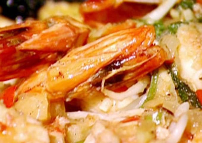 Recipe of Delicious Sweet and sour king prawn stir-fry