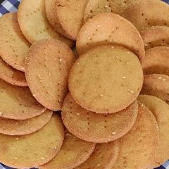 A picture of Suji aata biscuits.