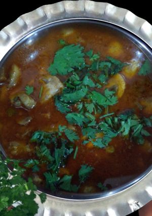 मशरूम मटर (mushroom matar recipe in Hindi) रेसिपी मुख्य फोटो