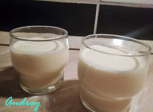 Fehércsokis krémlikőr (alkoholmentes) recept fotója