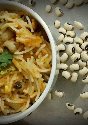 A picture of Cow pea / Lobia Masala Rice Vermicelli.