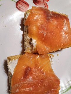 Una foto de Tosta de salmón
