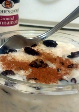 A picture of arroz con leche (rice pudding ).