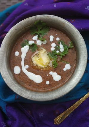 A picture of Daal Makhani.