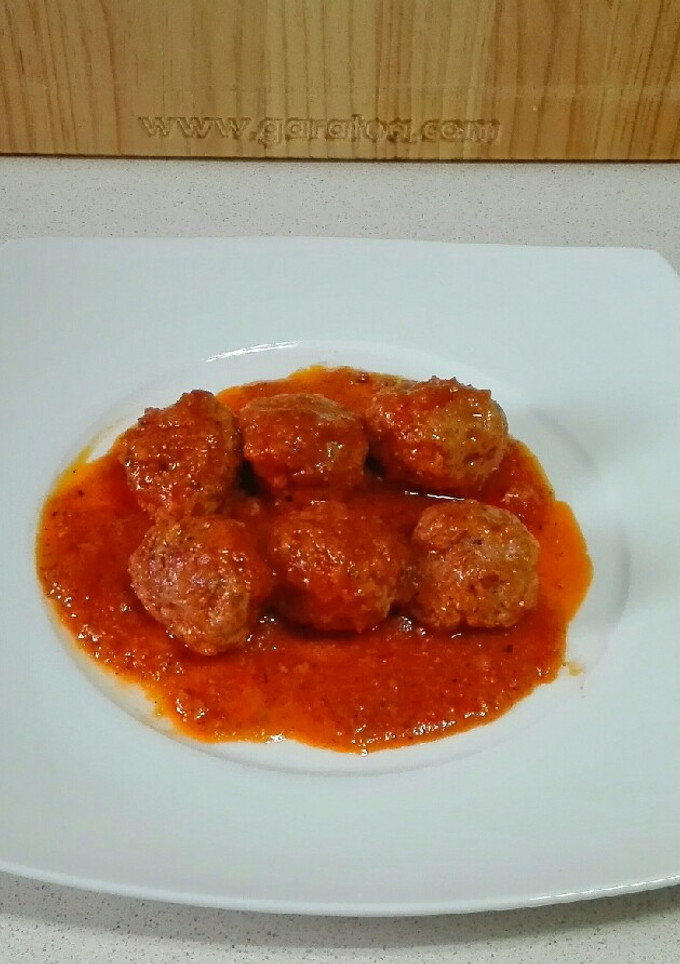 Una foto de Albóndigas en salsa de calabaza y tomate