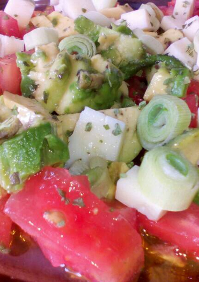 Una foto de Ensalada de aguacate🥗🥑