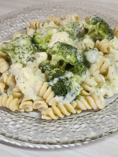 Una foto de Fideos con salsa de brócoli 🥦