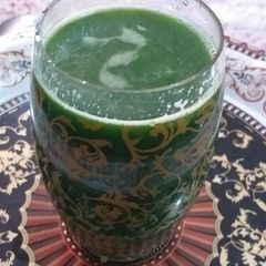 A picture of Kale and cucumber drink.