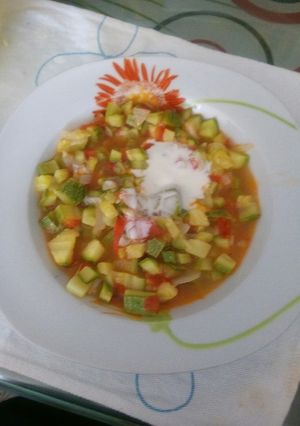 Una foto de Calabacitas con jitomate y cebolla