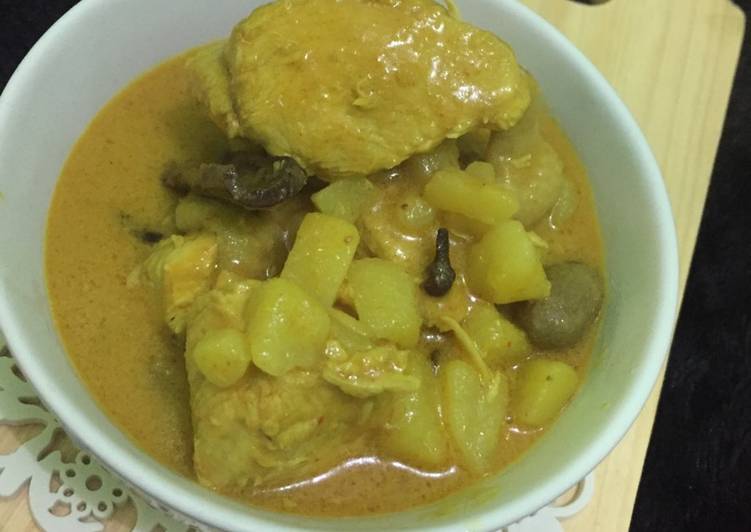 Kari ayam kentang