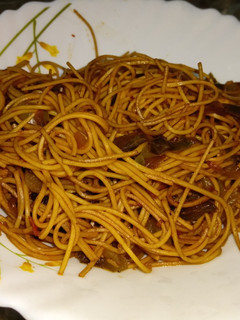 A picture of Szchewan vegetable Hakka noodles.
