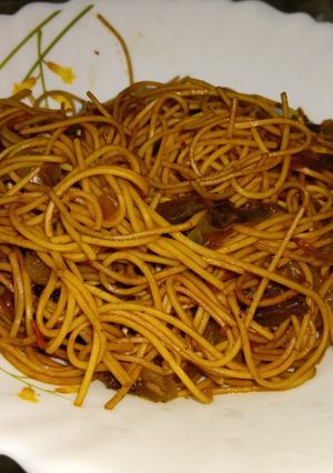 A picture of Szchewan vegetable Hakka noodles.