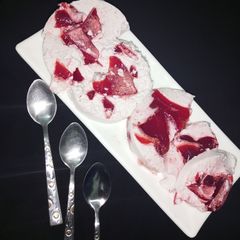 A picture of Strawberry pudding.