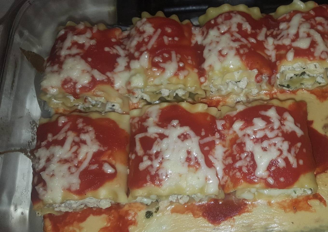 Rollos de lasaña relleno de pollo y queso