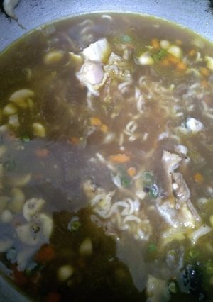 A picture of Veat meat soup.