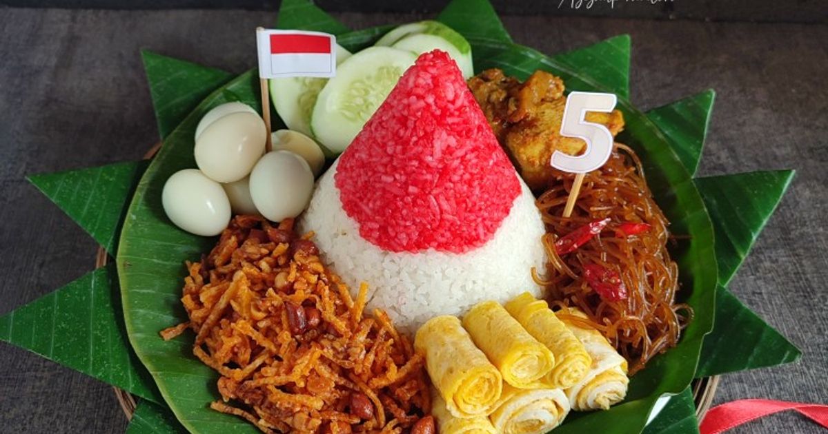 Tumpeng nasi uduk