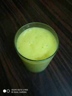 A picture of Mango mint smoothie.