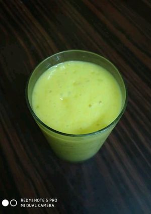 A picture of Mango mint smoothie.