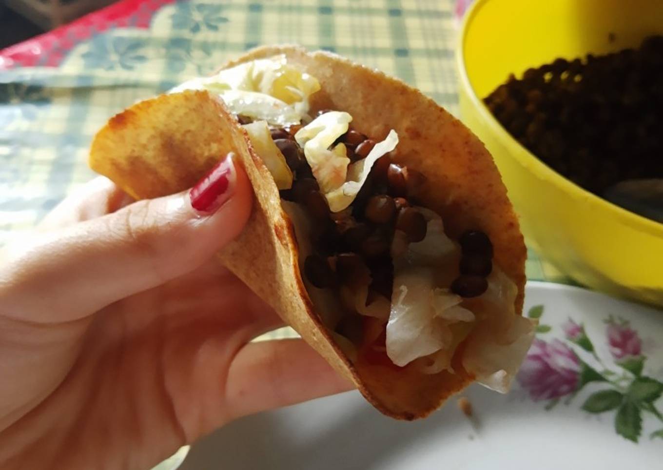 Tacos con masa integral y sin carne