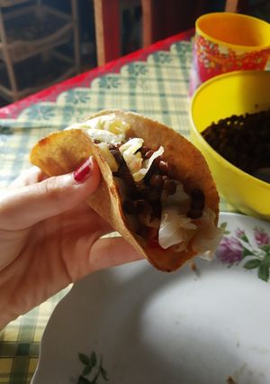 Una foto de Tacos con masa integral y sin carne