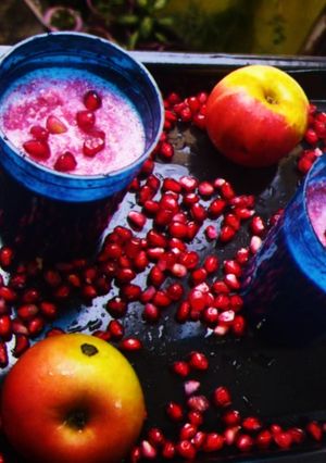 अनार और सेब का जूस (anar aur seb ka juice recipe in Hindi) रेसिपी मुख्य फोटो