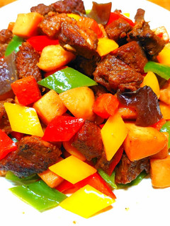 五行時蔬土豆醬燒肉塊 的食譜成品照片