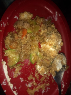 Una foto de Yakimeshi de coliflor con camarones