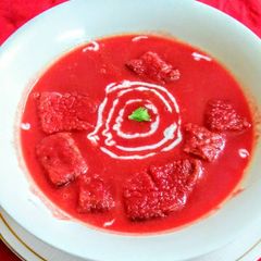 A picture of Tomato soup.