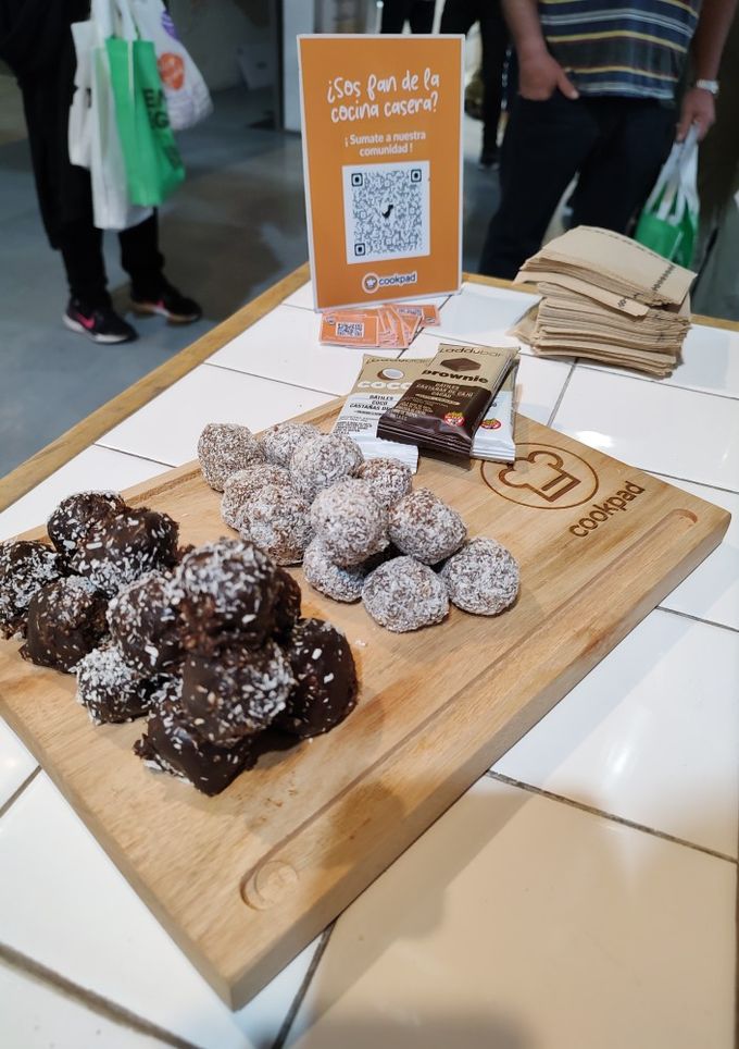 Una foto de Trufas con base de Laddu bar 🍫😋
