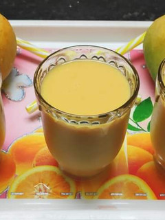 A picture of Mango Milk Shake.