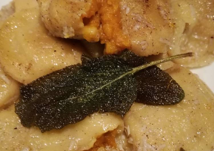 Pasta ripiena con zucca, amaretti e mostarda